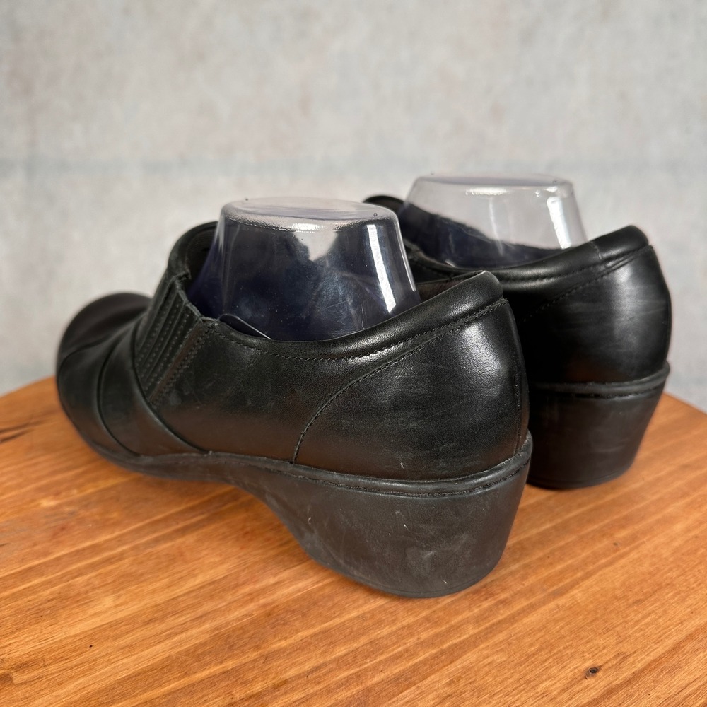 Clarks Leather Ankle Booties Women Size 10 Black Good Pleated Wedge Zip 26108788 - Picture 8 of 14